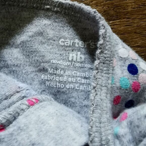 3/$15 Carters polka dot sleeper NB - Picture 3 of 4